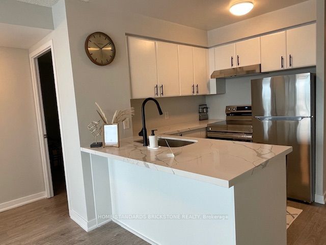 1616 - 36 Lee Centre Dr