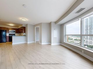 1609 - 125 Village Green Sq