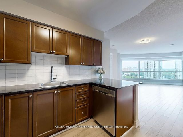 1609 - 125 Village Green Sq