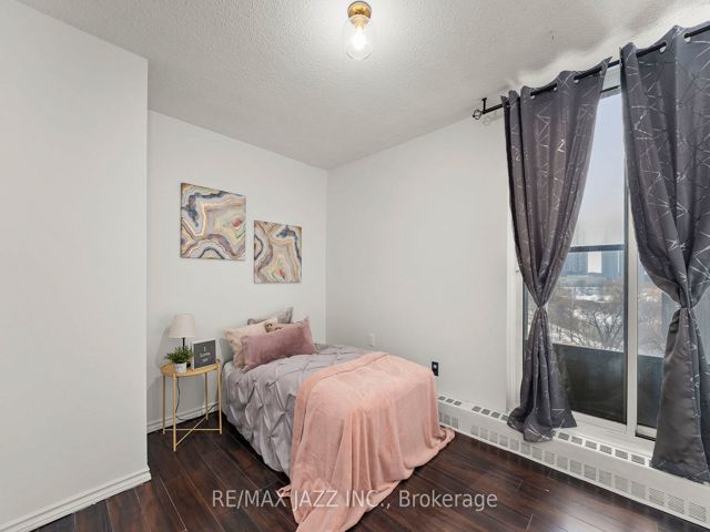 605 - 4091 Sheppard Ave E