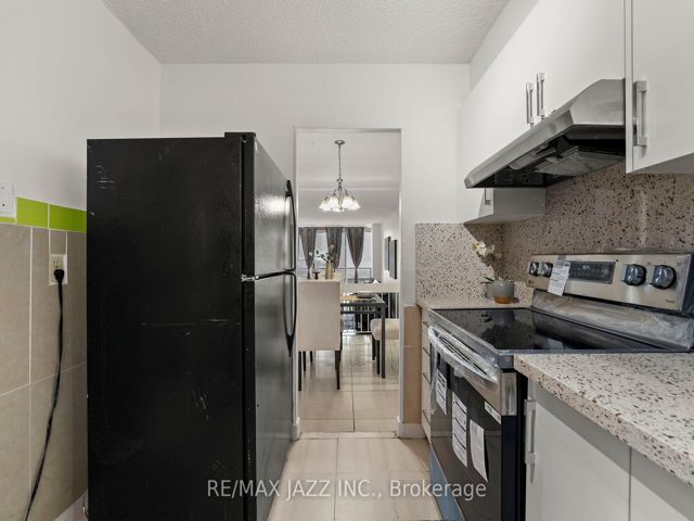 605 - 4091 Sheppard Ave E