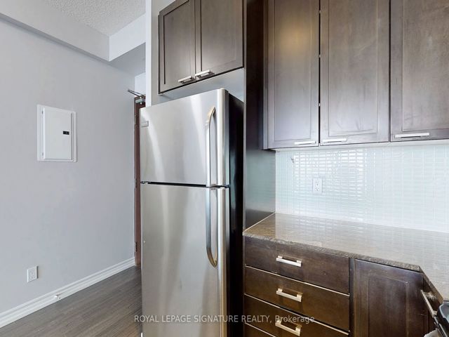 1805 - 1328 Birchmount Rd