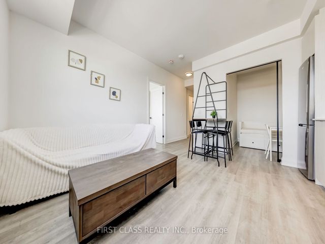 904 - 2369 Danforth Ave