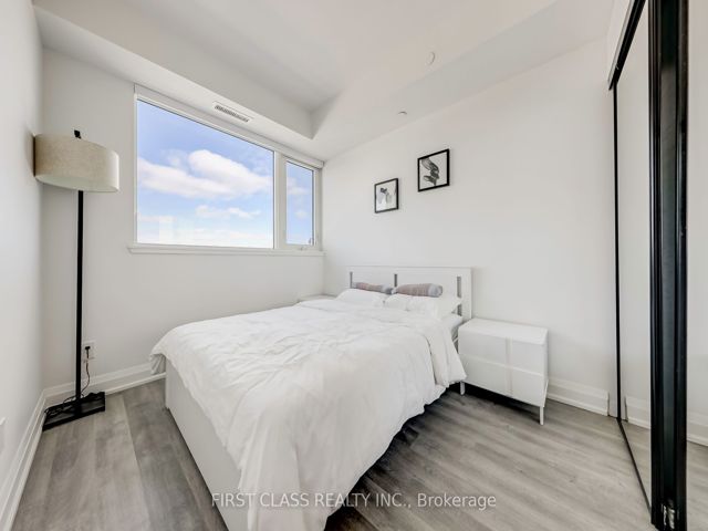 904 - 2369 Danforth Ave