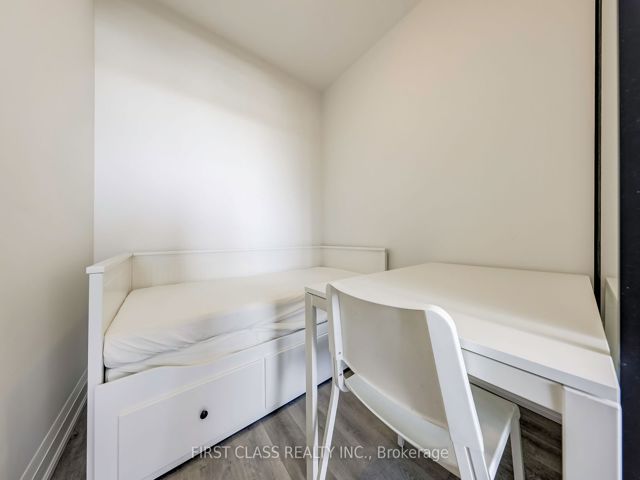904 - 2369 Danforth Ave