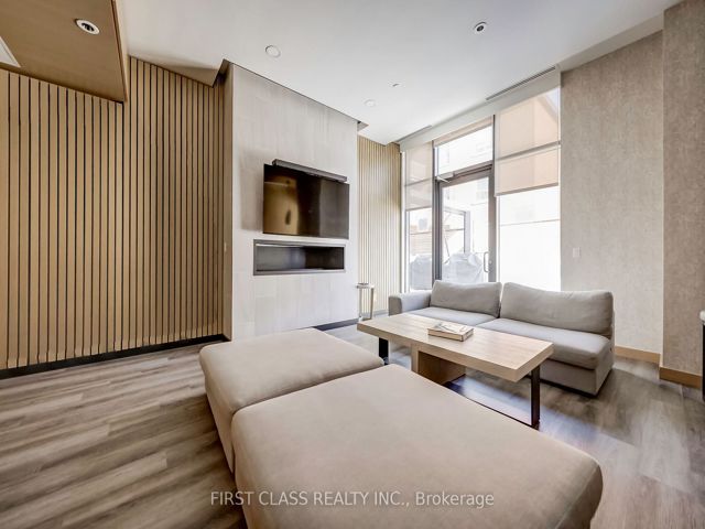 904 - 2369 Danforth Ave