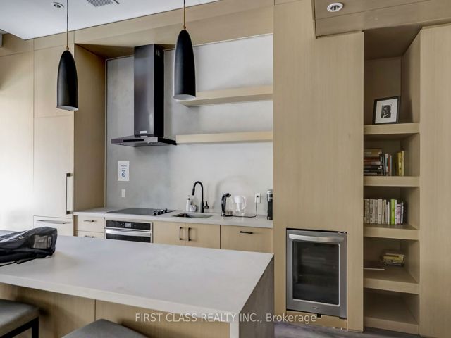 904 - 2369 Danforth Ave