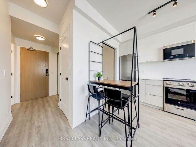 904 - 2369 Danforth Ave