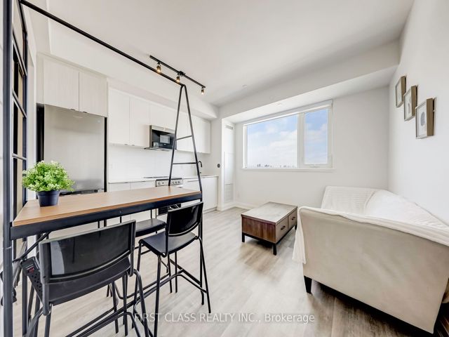 904 - 2369 Danforth Ave
