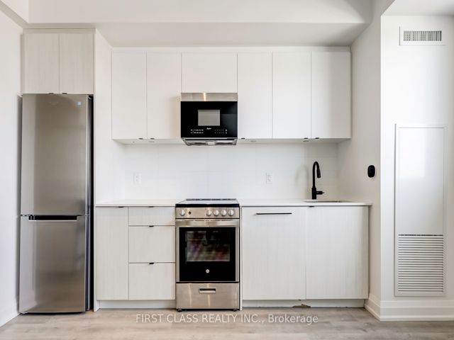 904 - 2369 Danforth Ave