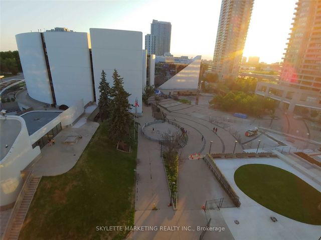 711 - 60 Town Centre Crt