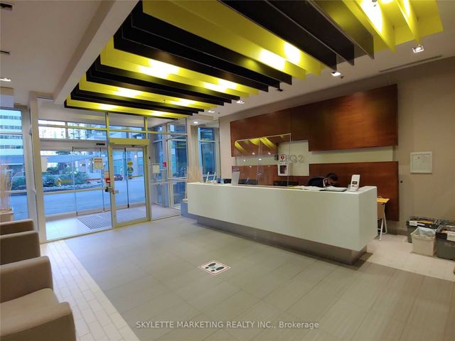 711 - 60 Town Centre Crt