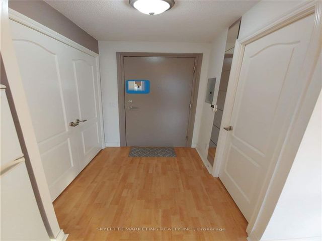 711 - 60 Town Centre Crt