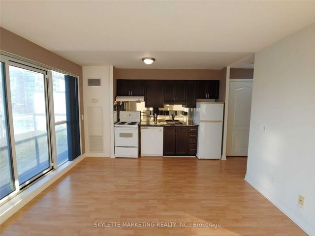 711 - 60 Town Centre Crt