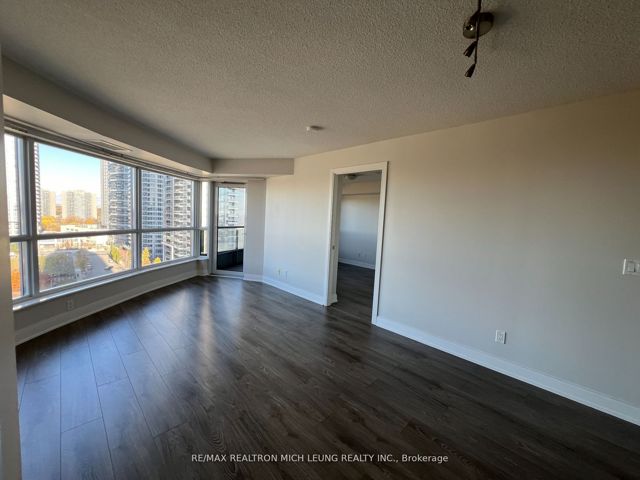 1109 - 125 Village Green Sq