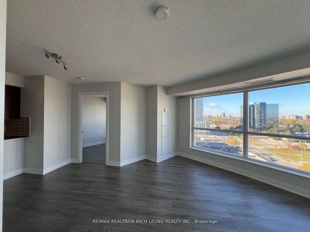 1109 - 125 Village Green Sq