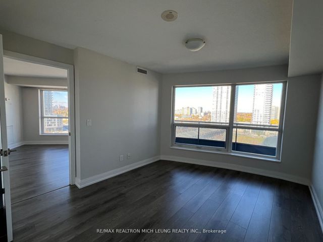1109 - 125 Village Green Sq