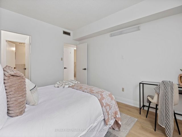 402 - 1705 Mccowan Rd