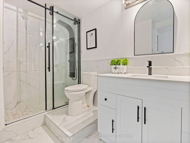 402 - 1705 Mccowan Rd