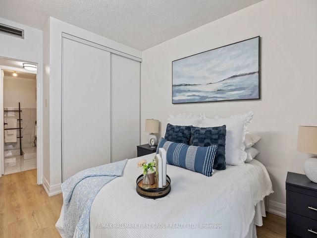 402 - 1705 Mccowan Rd