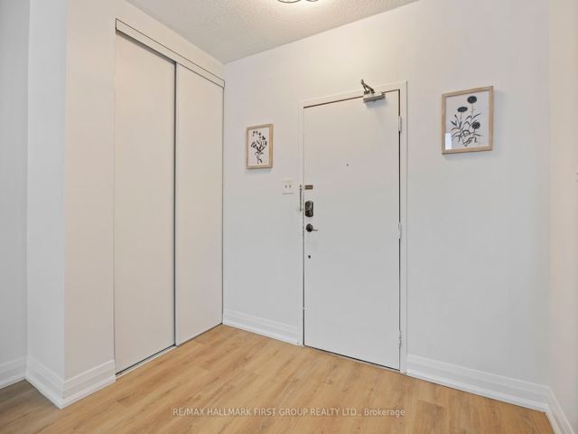 402 - 1705 Mccowan Rd