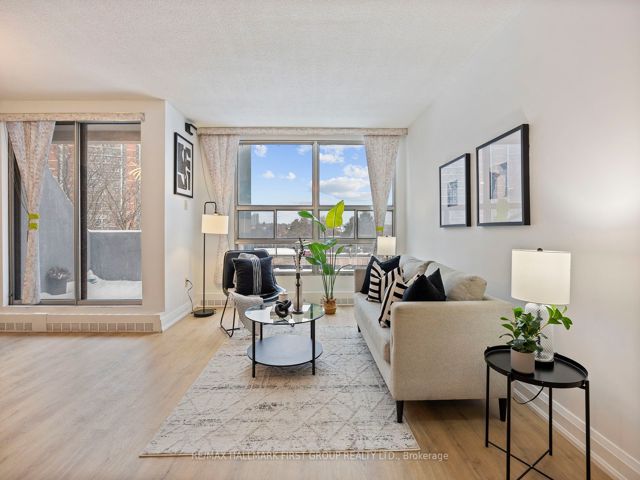 402 - 1705 Mccowan Rd
