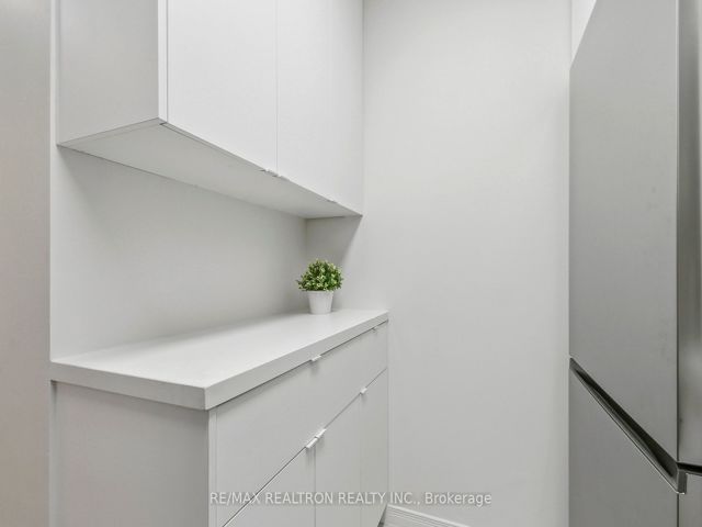 317 - 2628 Mccowan Rd