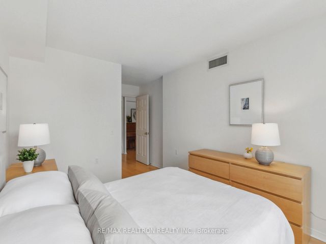 317 - 2628 Mccowan Rd