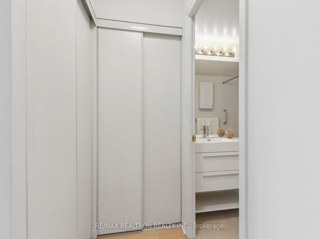 317 - 2628 Mccowan Rd