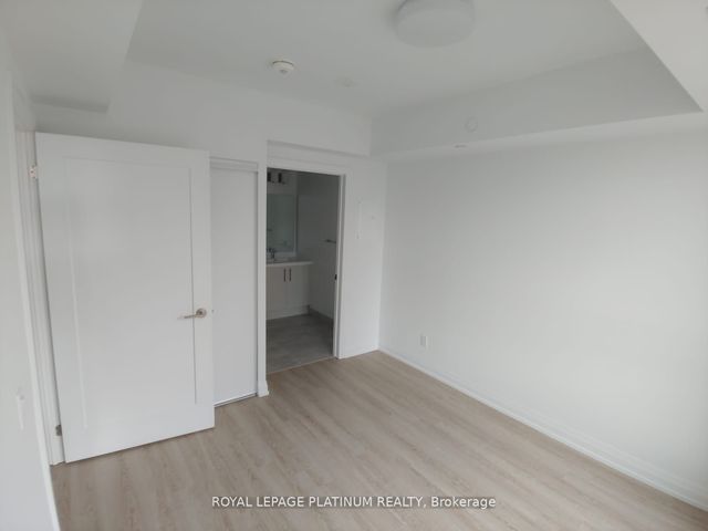 1706 - 286 Main St