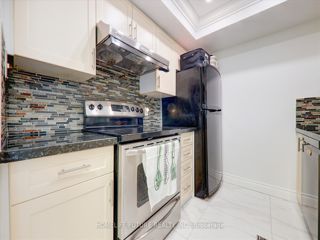 1804 - 2550 Lawrence Ave E