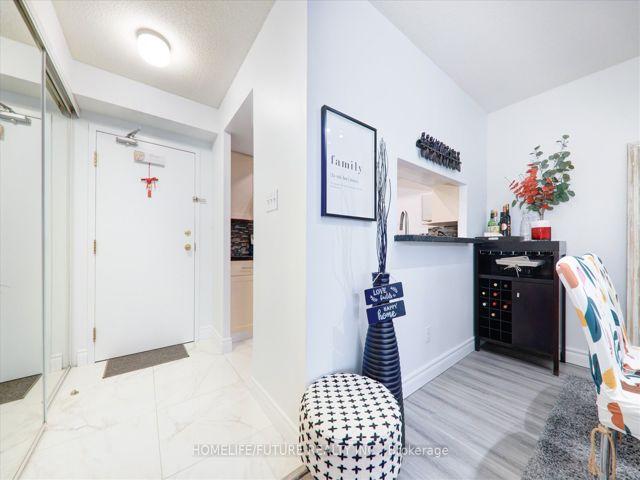 1804 - 2550 Lawrence Ave E