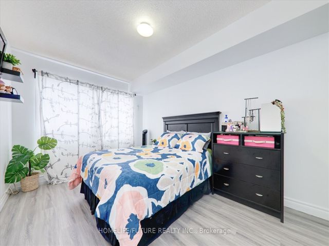 1804 - 2550 Lawrence Ave E