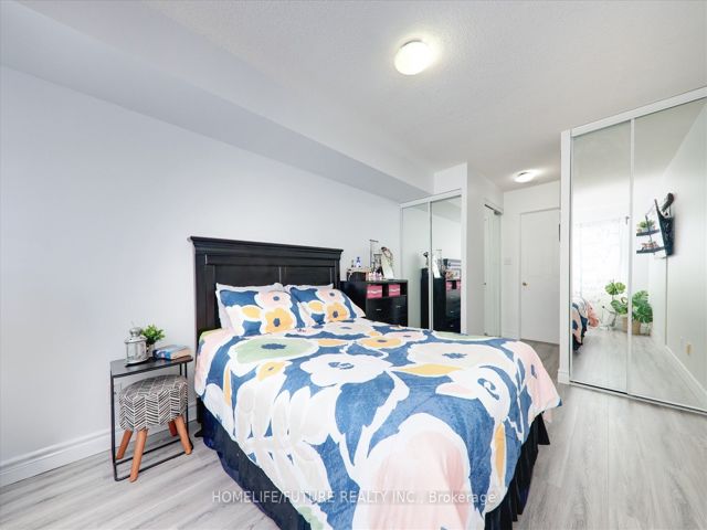 1804 - 2550 Lawrence Ave E
