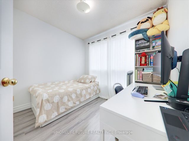 1804 - 2550 Lawrence Ave E