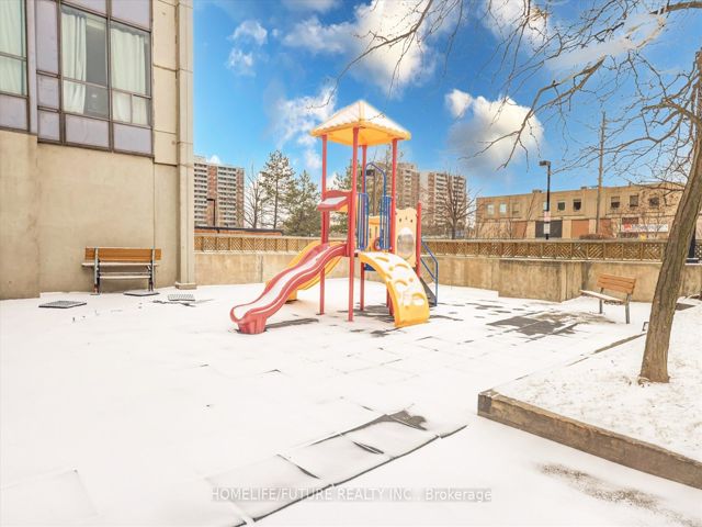 1804 - 2550 Lawrence Ave E