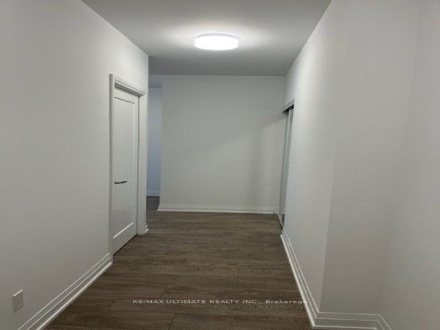 703 - 286 Main St