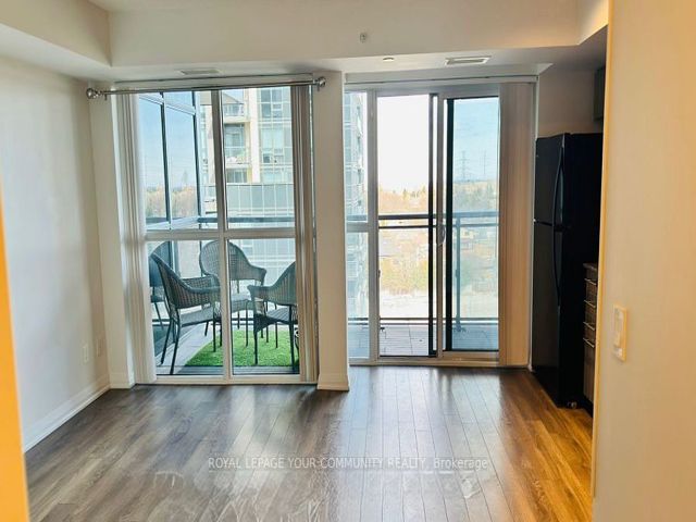 702 - 30 Meadowglen Pl