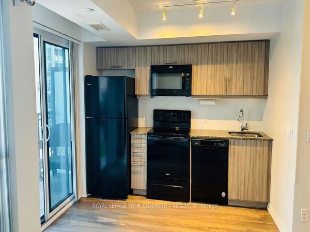 702 - 30 Meadowglen Pl