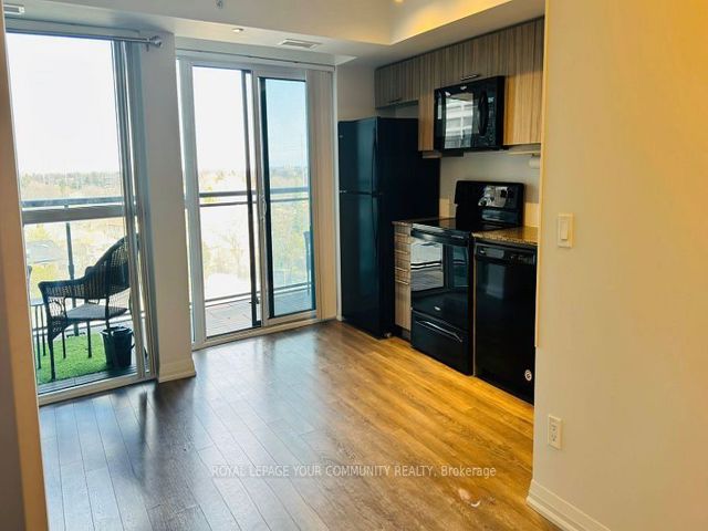 702 - 30 Meadowglen Pl