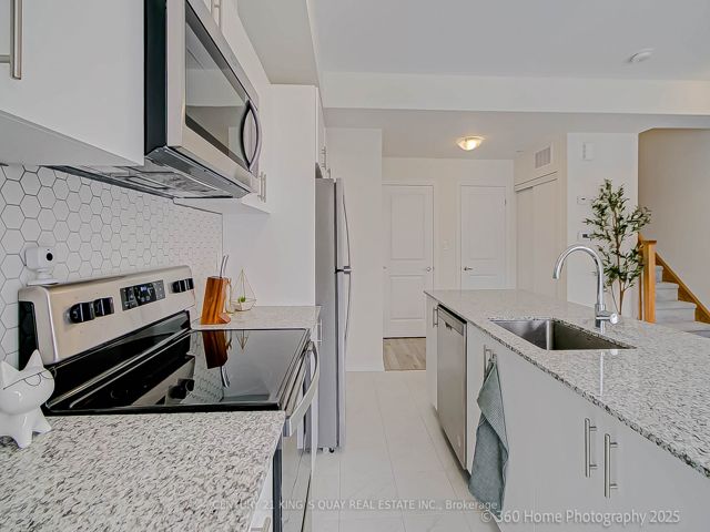 12 - 165 Tapscott Rd