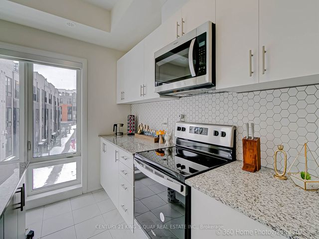 12 - 165 Tapscott Rd