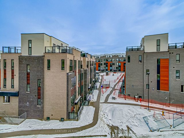 12 - 165 Tapscott Rd