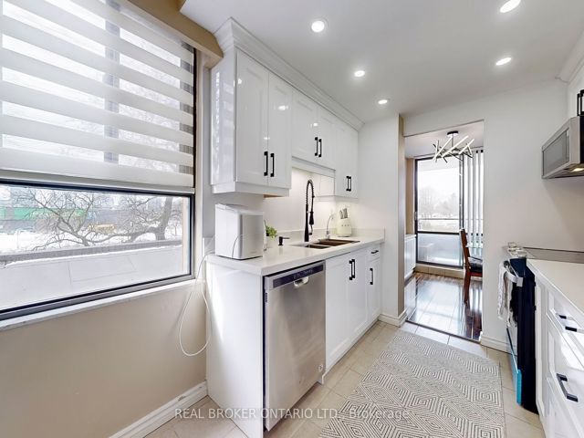 206 - 2721 Victoria Park Ave