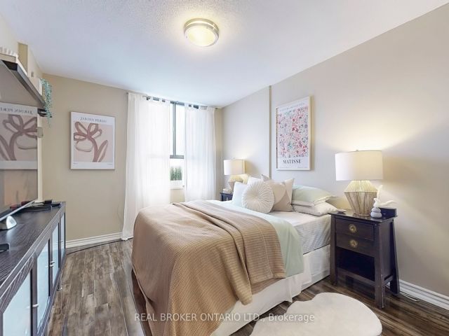 206 - 2721 Victoria Park Ave