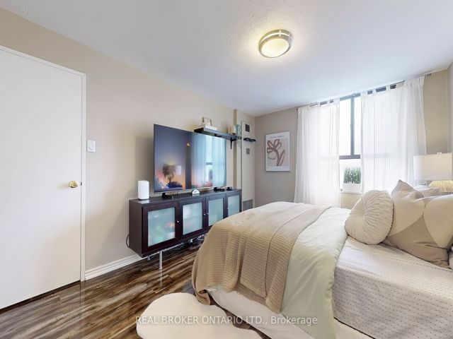 206 - 2721 Victoria Park Ave