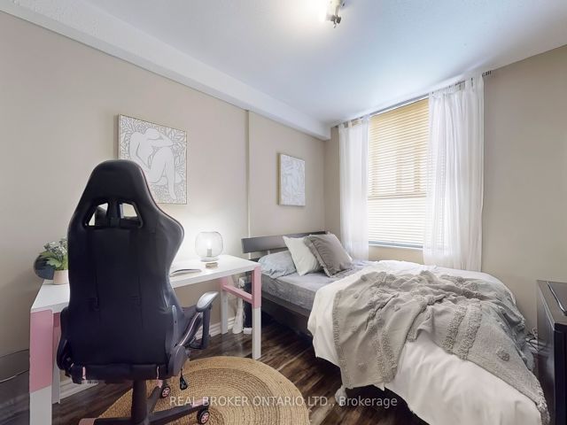 206 - 2721 Victoria Park Ave