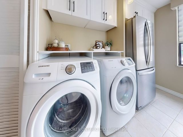 206 - 2721 Victoria Park Ave