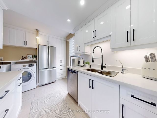 206 - 2721 Victoria Park Ave