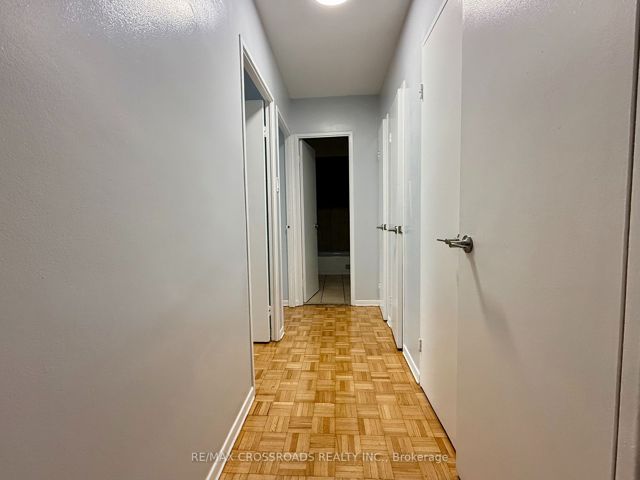 203 - 1181 Ellesmere Rd
